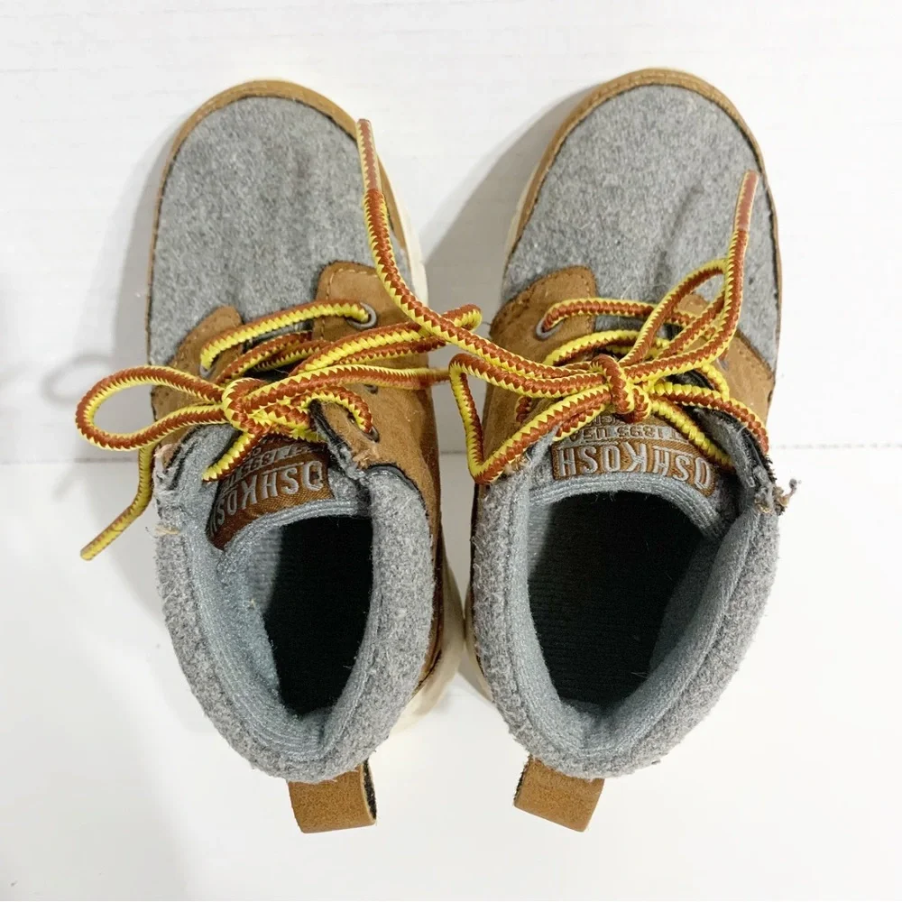 OshKosh B’Gosh CUBE-B Lace Up Fleece/Felt Faux Suede Boots Two Toned Mid Tops